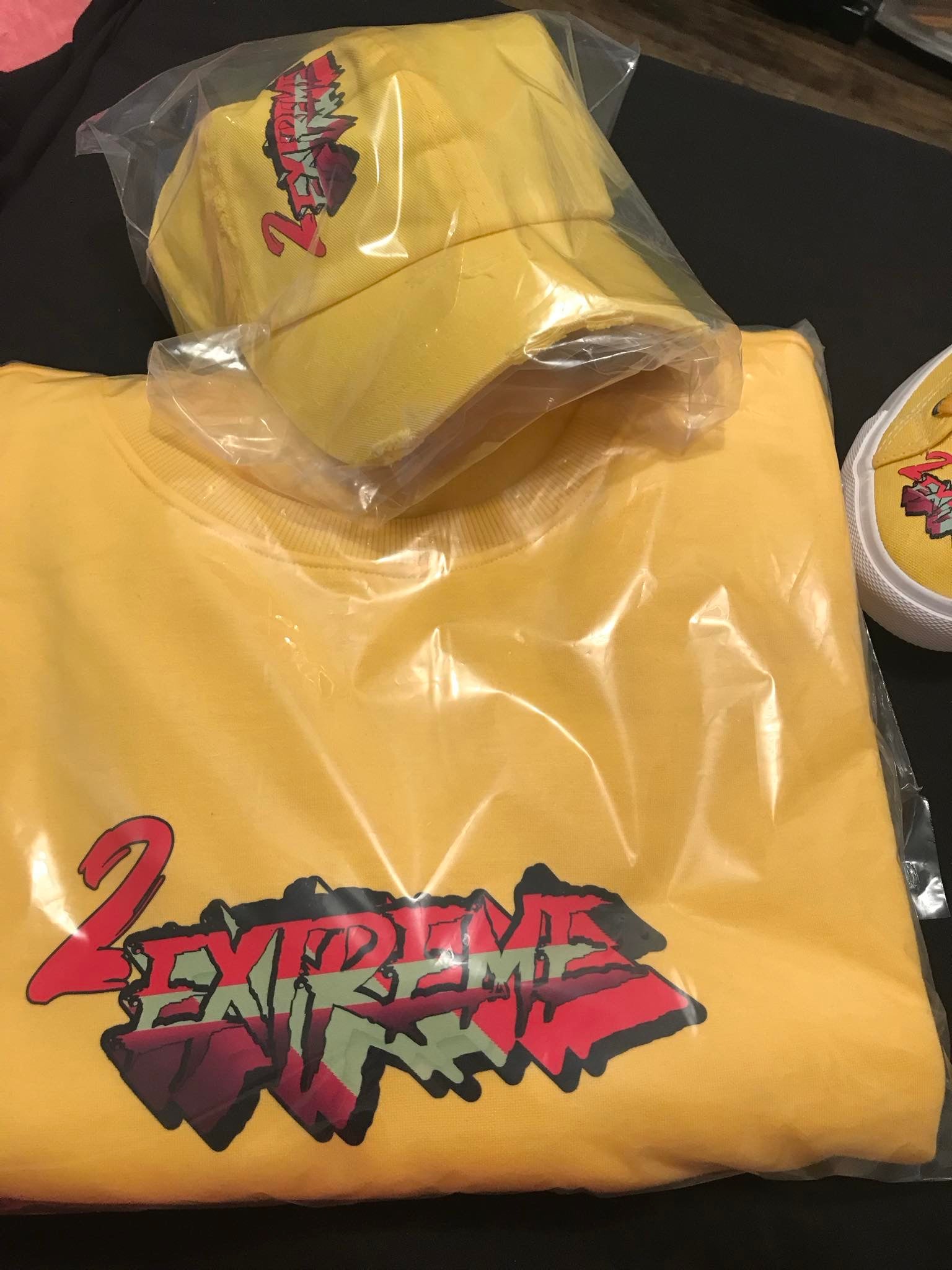 2EXTREME -Yellow Tee- Shirt & Cap